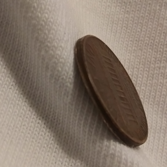 1977-D-Lincoln-Cent-Possible-Attrition-Error,-Something-Else-Or-PMD?